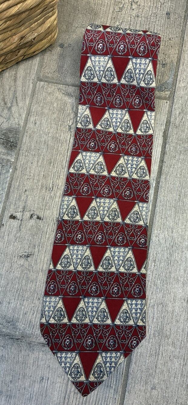 Vintage Metropolitan Museum of Art MMA Red Triangle Gate Silk Tie